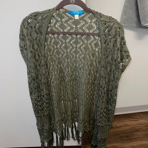 Green short sleeved cardigan